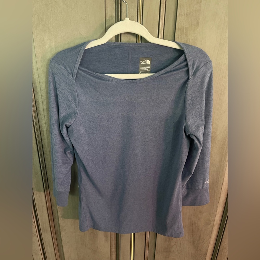 The North Face FlashDry Size S/P Blue 3/4 Cuff Sleeve